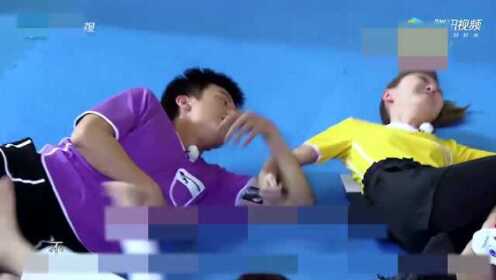小巷中的挠痒痒独特体验赛